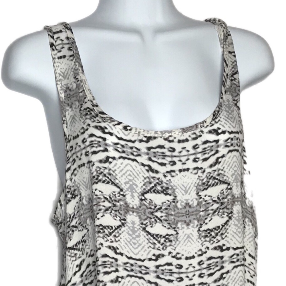 Felicite  B/W Printed Hi-Low Scoop Neck Tank Top 2 - Picture 6 of 8